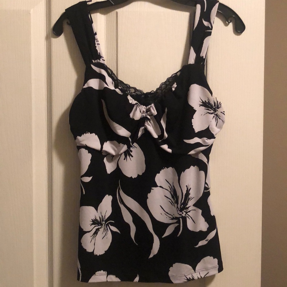 WHBM black & white floral top, Medium